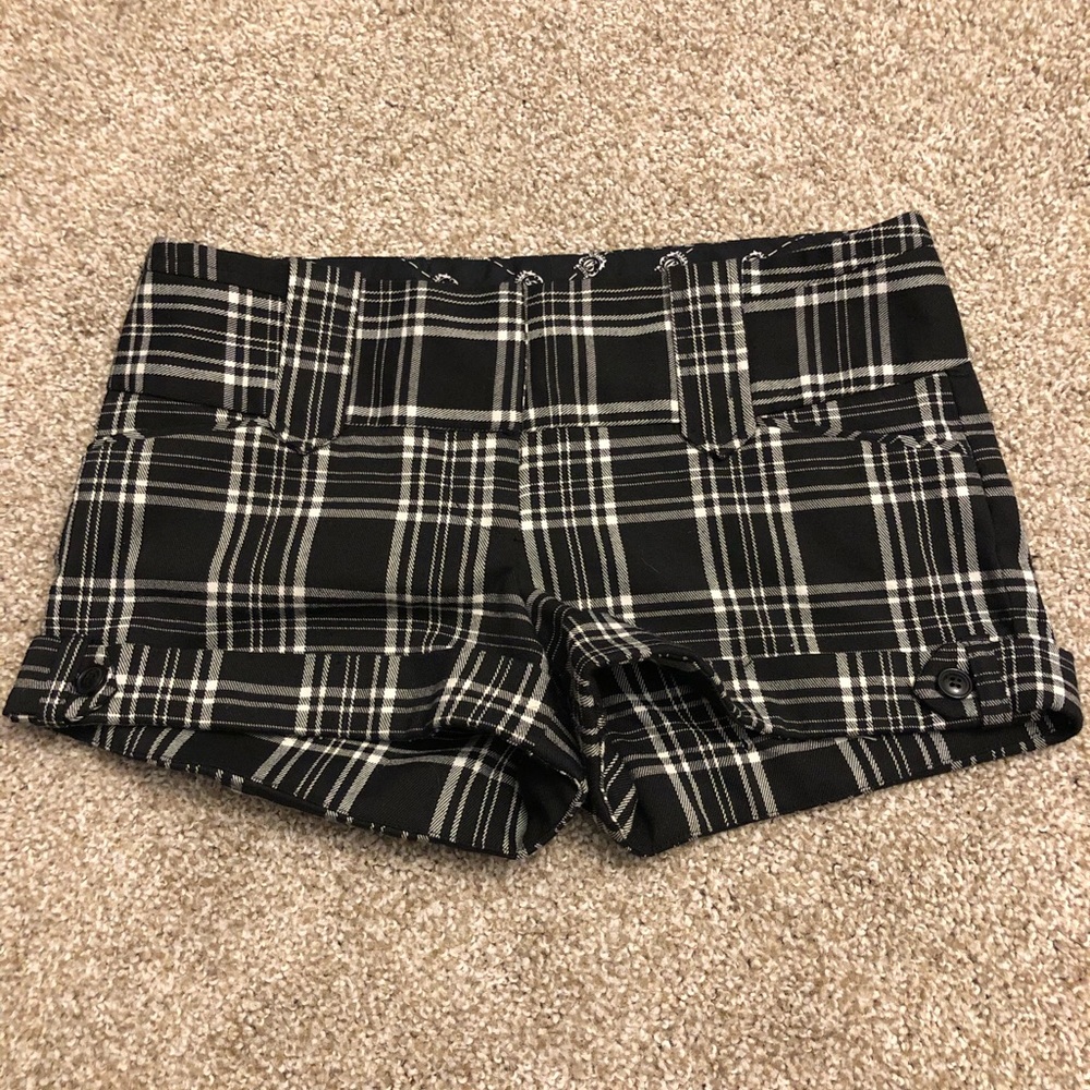 Guess Plaid Shorts!!